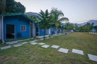 H7 Luxury Cottage & Camps